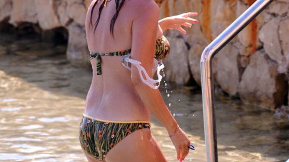 Zeynep Gülmez'in deniz keyfi