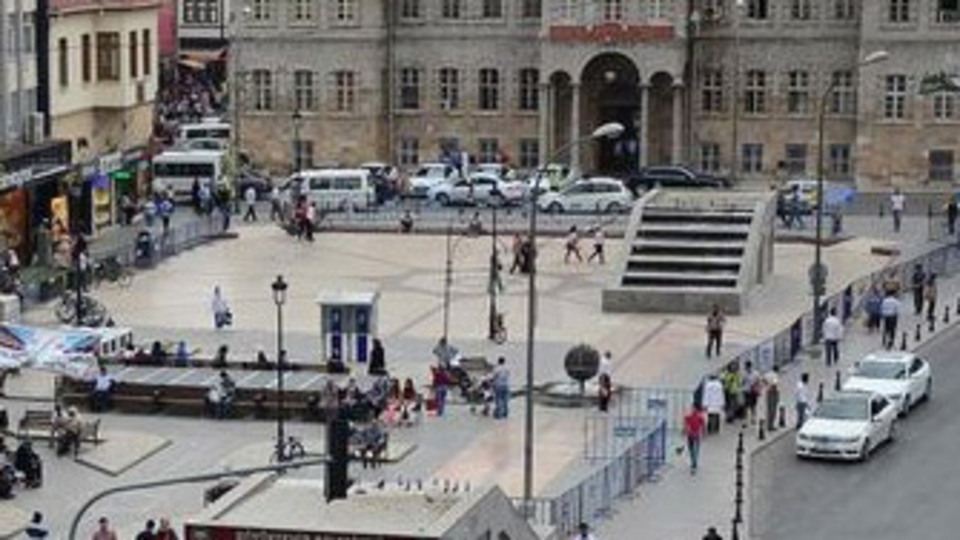 Konya barikatlarla çevrelendi!