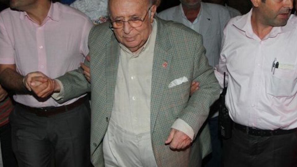 Süleyman Demirel dostlarıyla yemek yedi