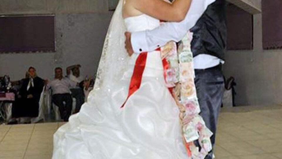 Düğünde takı kavgası kanlı bitti