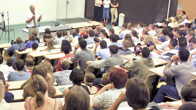 Üniversite yurtdışında nasıl okunur?