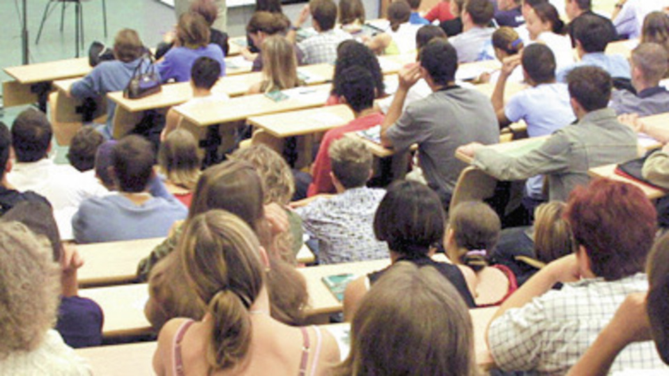 Üniversite yurtdışında nasıl okunur?