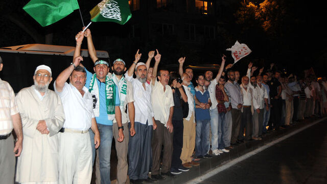 Başkonsolosluk önünde protesto!