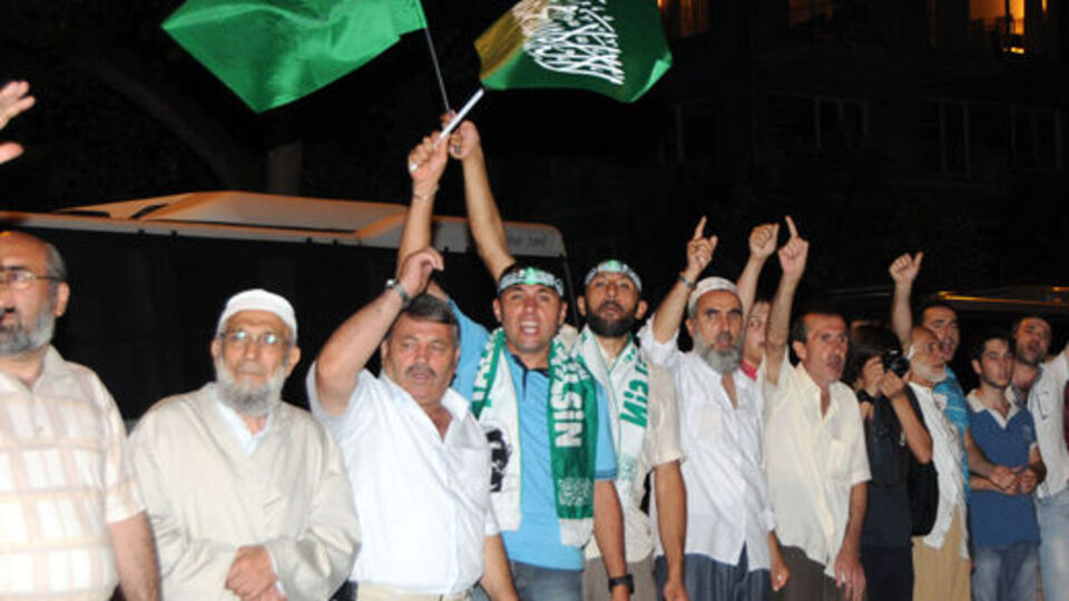 Başkonsolosluk önünde protesto!