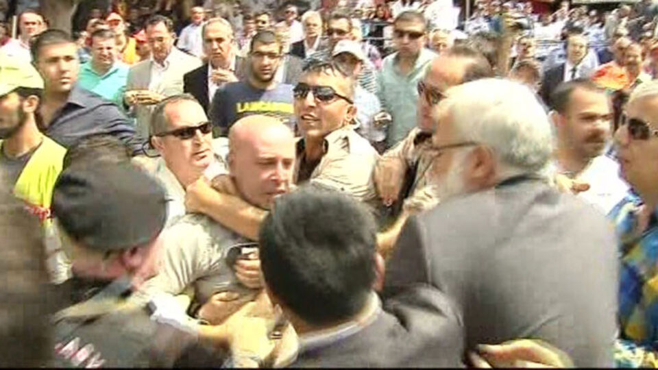 Bekir Bozdağ'a saldıran kişi serbest kaldı