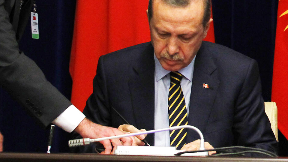 Başbakan'dan tarihi imza