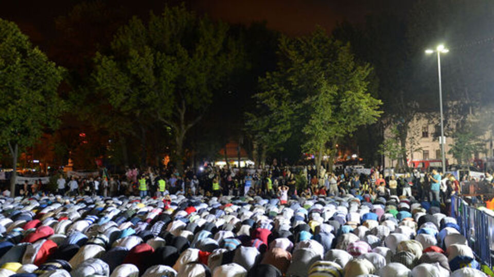 Mısır'a destek gösterileri sürüyor!