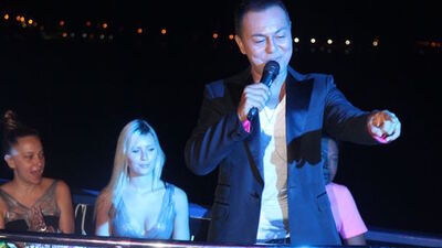 Beş şarkılık konser kızdırdı