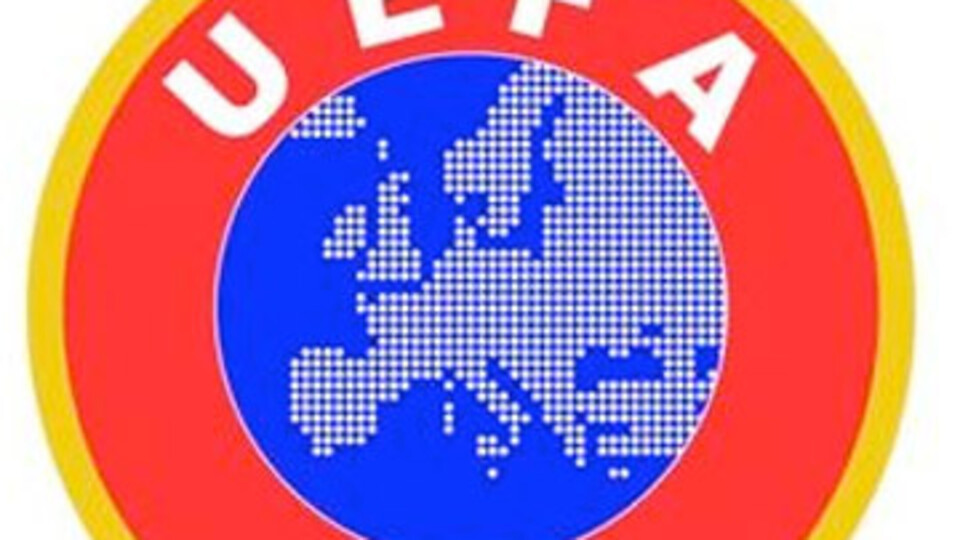 Hakeme ömür boyu men!