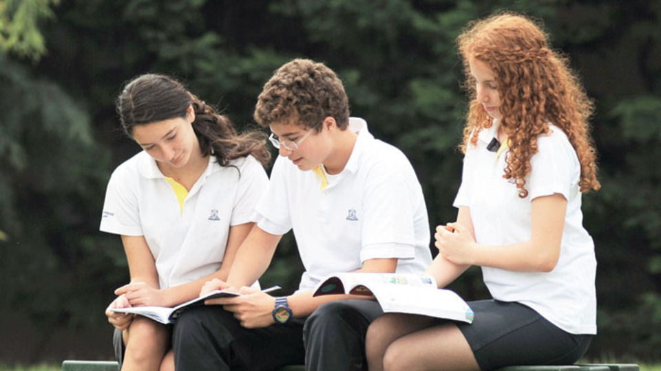 Saint Joseph'e giremeyene kardeş lise alternatifi