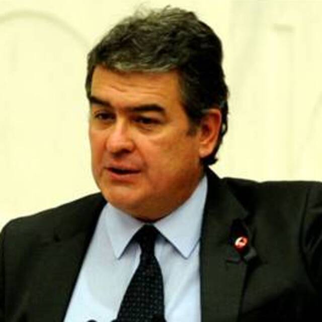 'Bazı dersler anadilde verilebilmeli'
