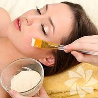 İrmik ve gül suyu ile peeling