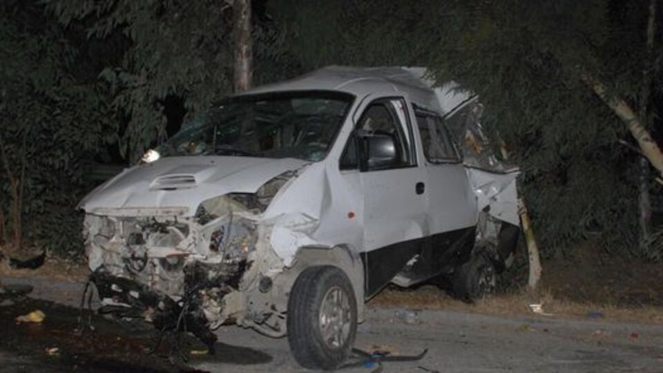 Aynı aileden 3 kişi kazada can verdi!