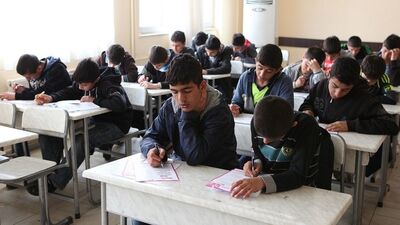 Bir yılda 12 sınav!