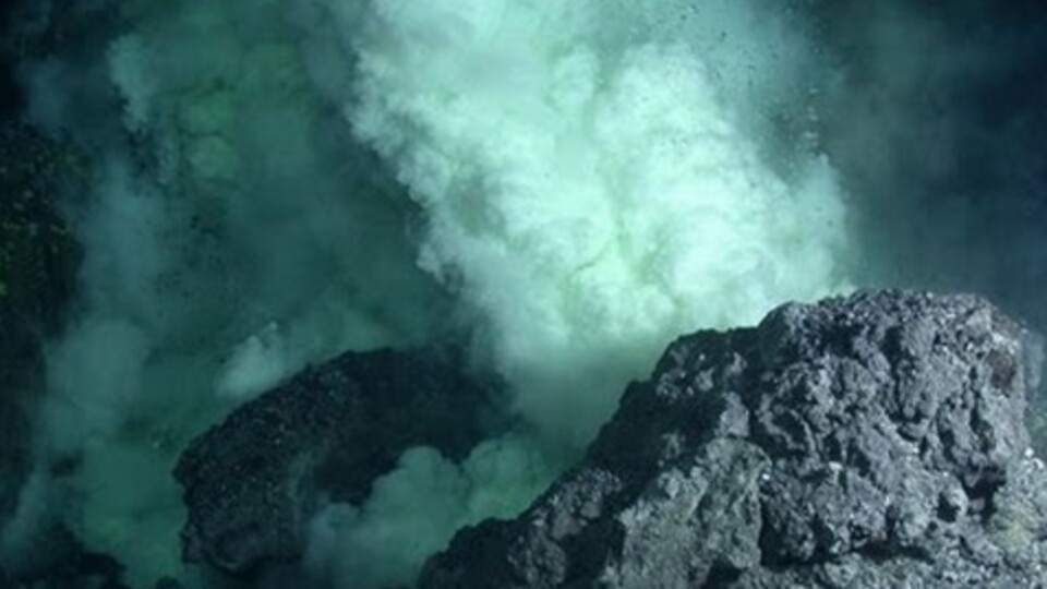 Dünyanın hatta Güneş Sistemi'nin en büyük volkanı