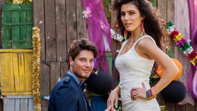 Sevgililer bu klipte buluştu!