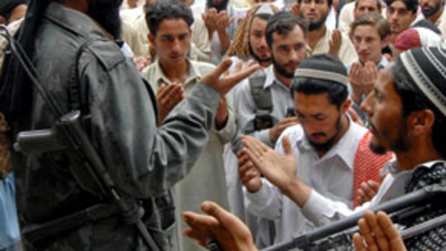 Pakistan Taliban'la görüşüyor