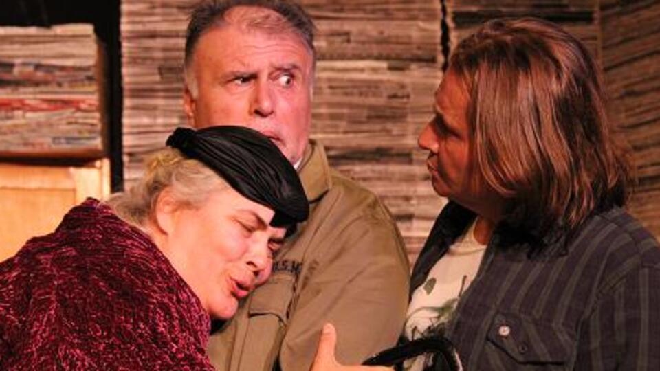 Alkol kullanımı tiyatroya engel mi?