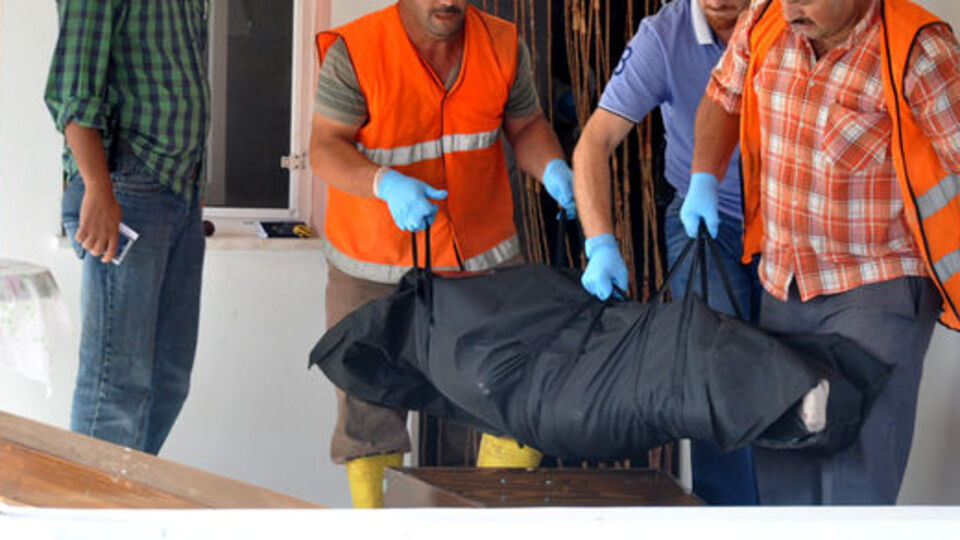 Önce oğlunu sonra kendini vurdu!