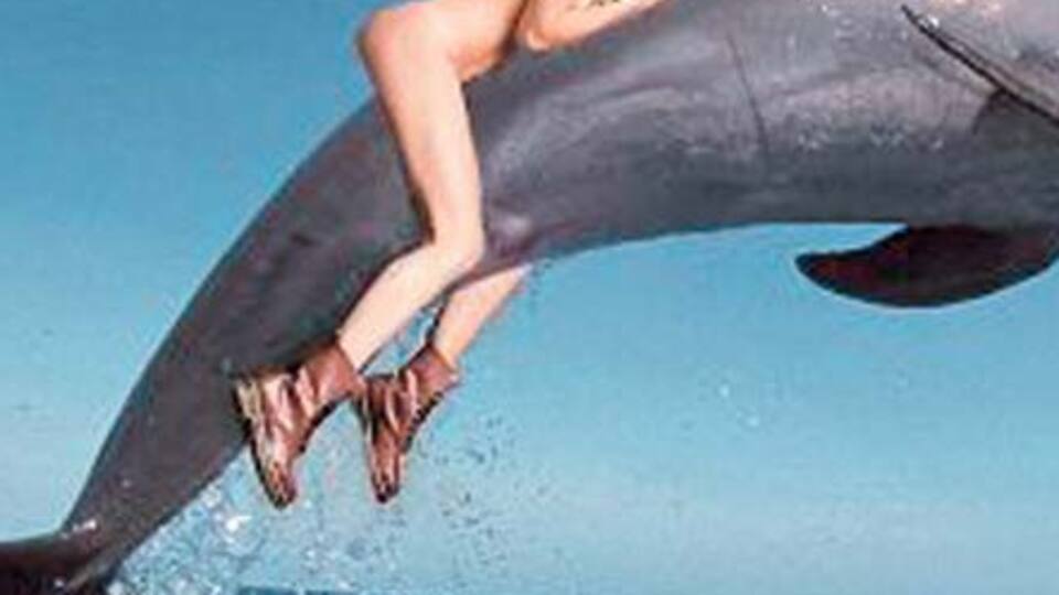 Çıplak Miley her yerde!