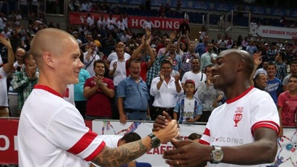 Webo ve Holmen antrenörlük yaptı