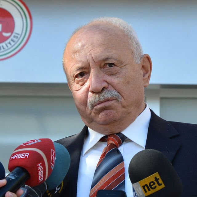 "Yeşil yaşıyor, çıkıp doğruları söylesin"