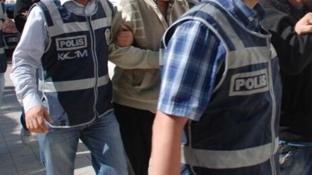 Tarlada çalışmak için mülteci kampından kaçtılar!
