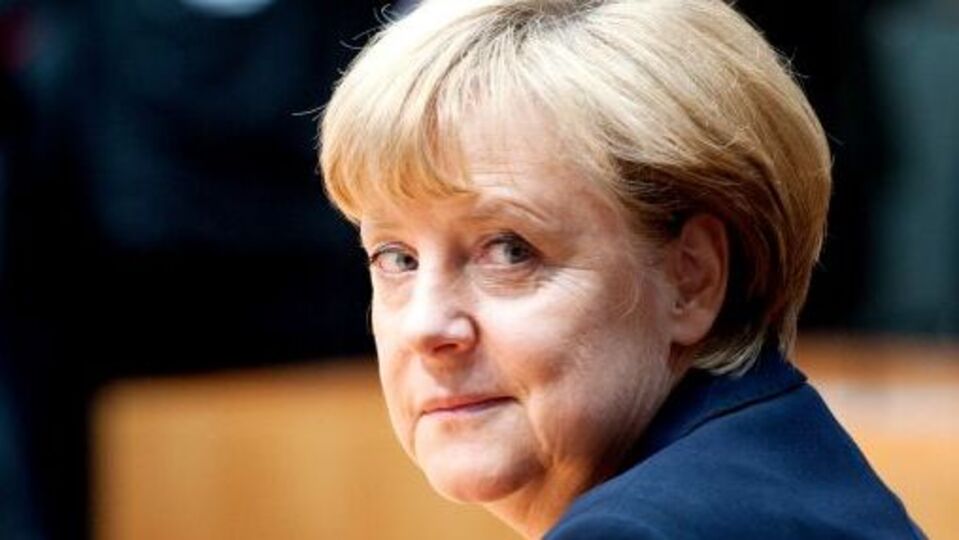Merkel koltuğu bırakmak istemiyor