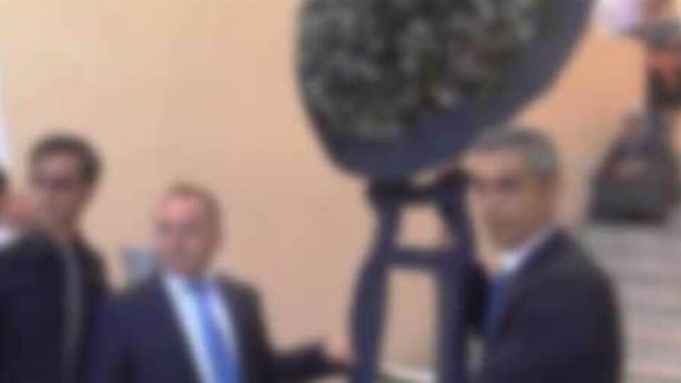 Milli Eğitim Bakanlığı'na siyah çelenk