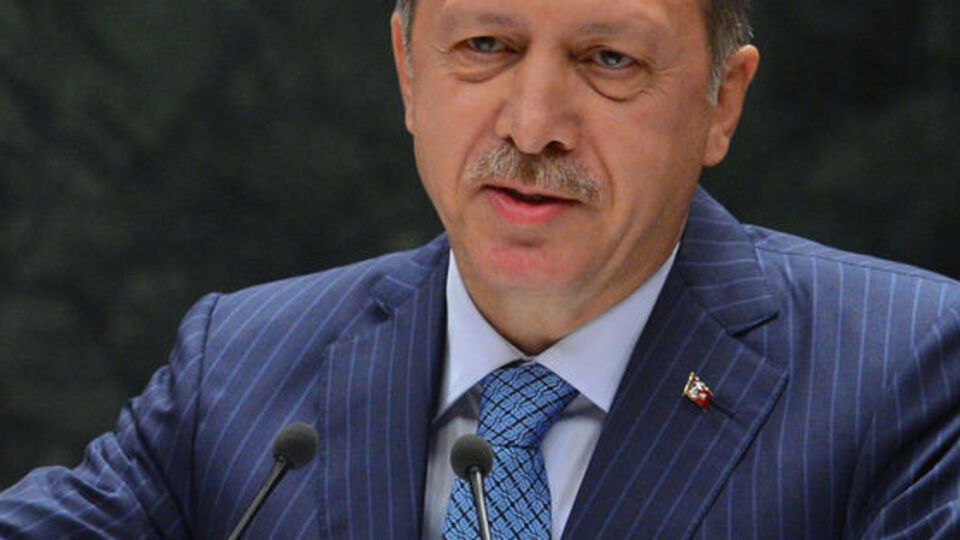 "Zindandan Mehmet'e Mektup" şiirini okudu