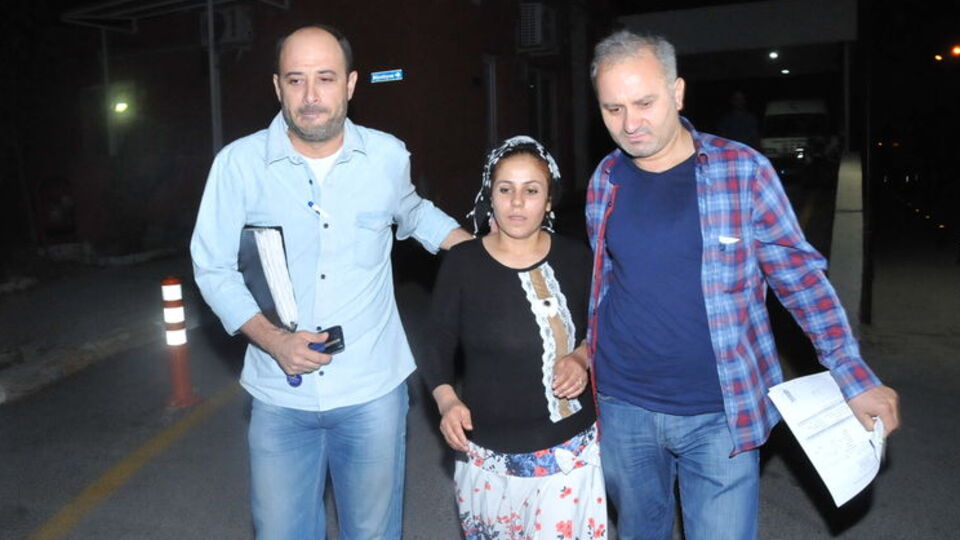 Aldatan kocasının penisine kızgın yağ döktü!