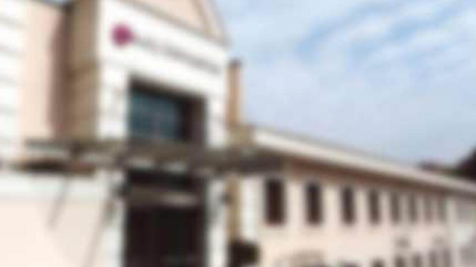 Liv Boğaz'daki 'inci'nin adını koydu: İstinye Üniversitesi