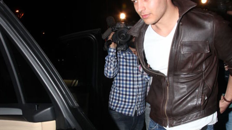 'Esrar içmek için eve çağırdı'