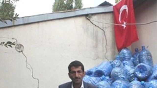 Mavi kapaklar elinde kaldı!