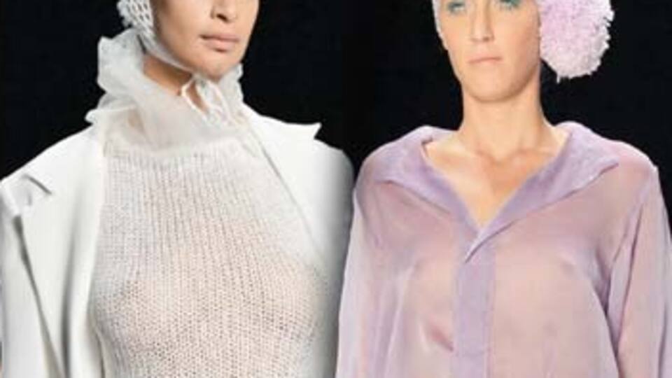 Fashion Week'te göğüs şov!