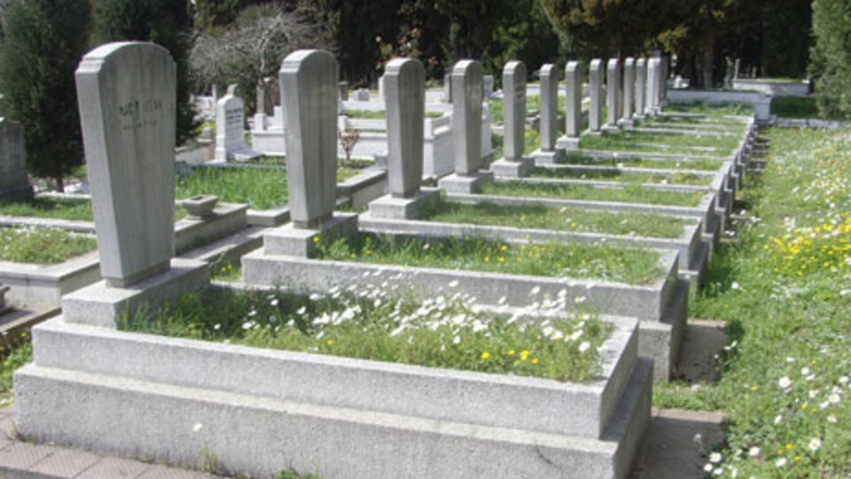 Mezar yeri almak dinen sakıncalı mı?
