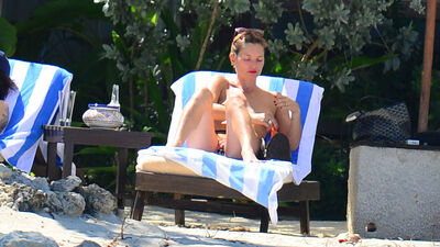 Sezonu üstsüz kapadı!