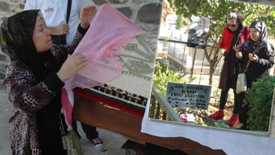 48 yıl sonra annesini mezardan çıkardı