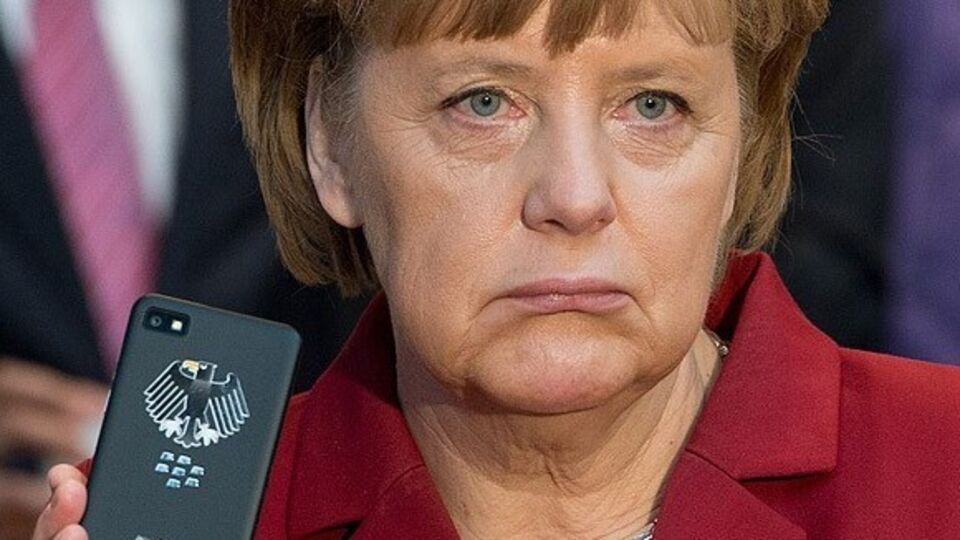 Der Spiegel: Merkel 2002'den beri dinleniyor