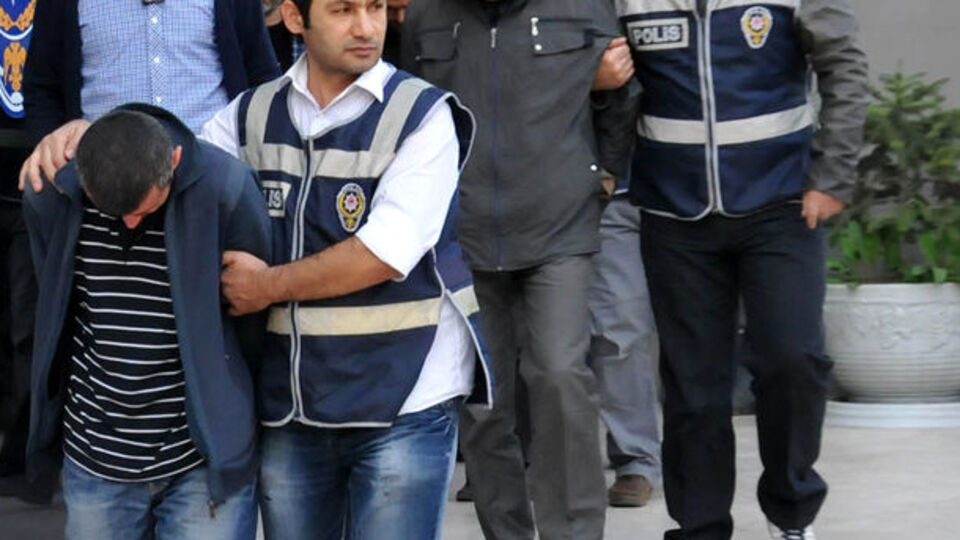 Oto çetesine baskın