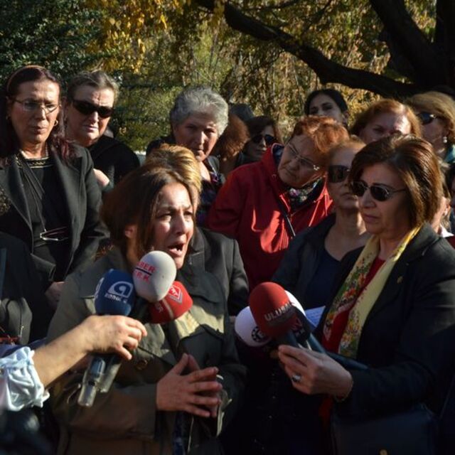 Meclis önünde başörtü protestosu
