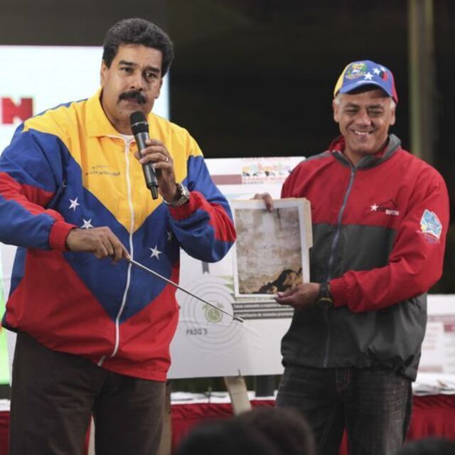 Chavez inşaat işçilerine göründü