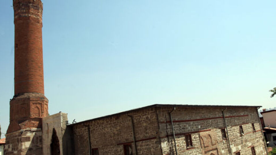 Tarihi Arslanhane Camisi ibadete açıldı