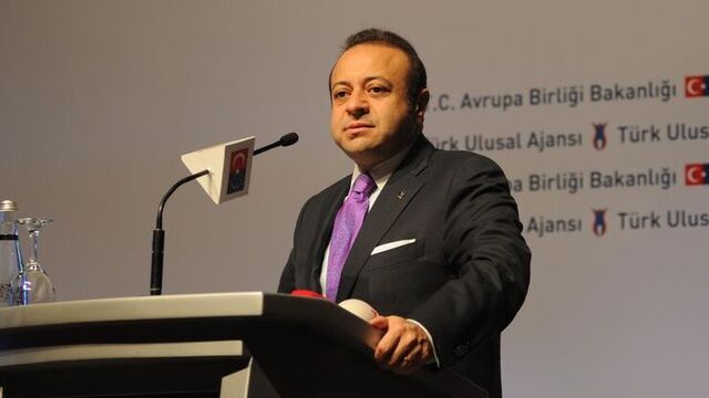 AB Bakanı Bağış'tan başörtüsü vurgusu