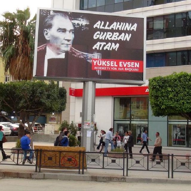'Allahına gurban Atam' ilanı ilgi topladı