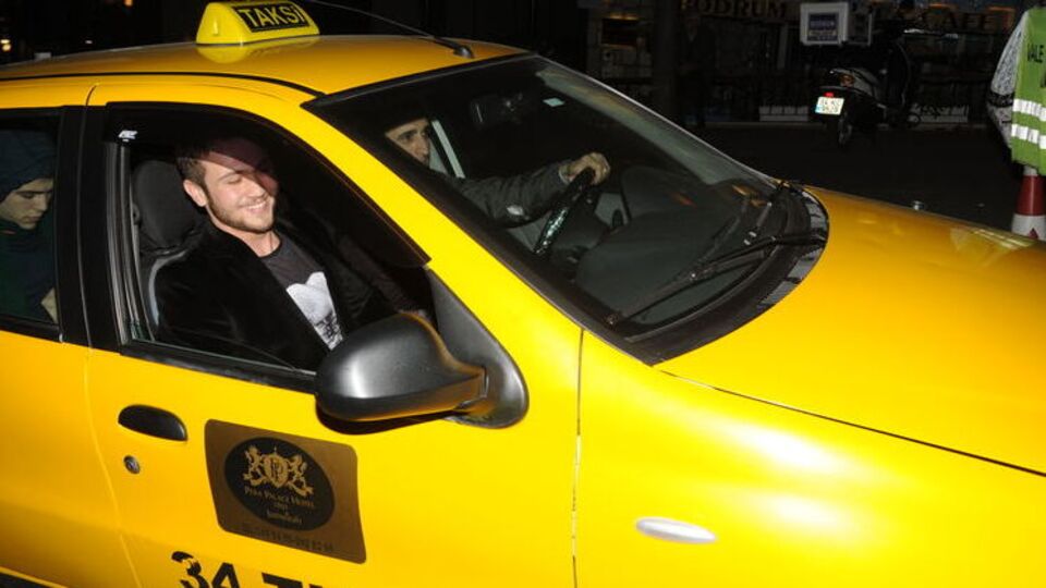 Şehzade kızlardan kaçtı