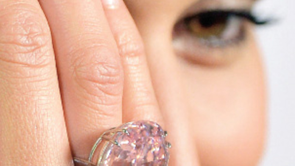 İşte dünyanın en pahalı mücevheri!