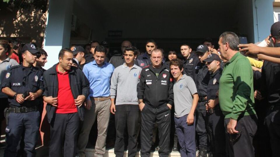 Terim'den okul ziyareti