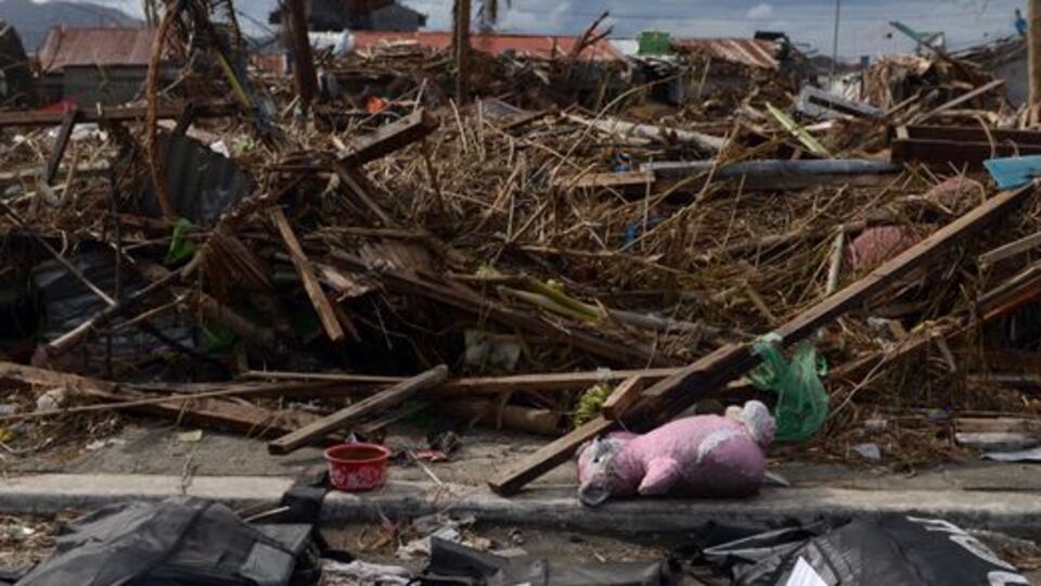 Yardım Götüren Ceset Götürüyor!