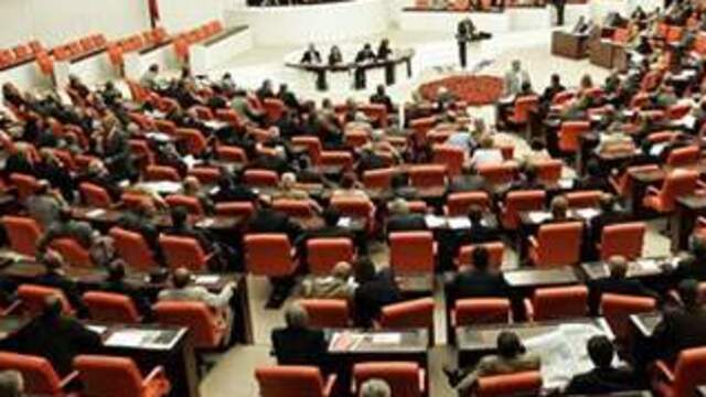 "Tam gün" komisyona geri çekiliyor